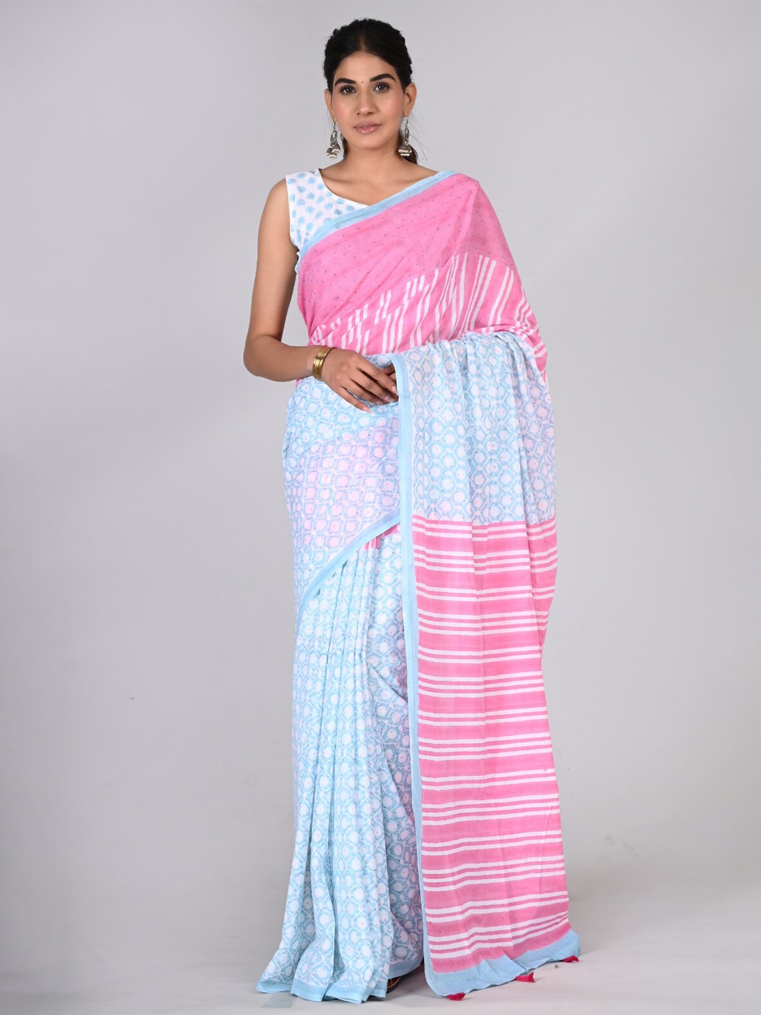 

KALINI Geometric Printed Pure Cotton Saree, Blue