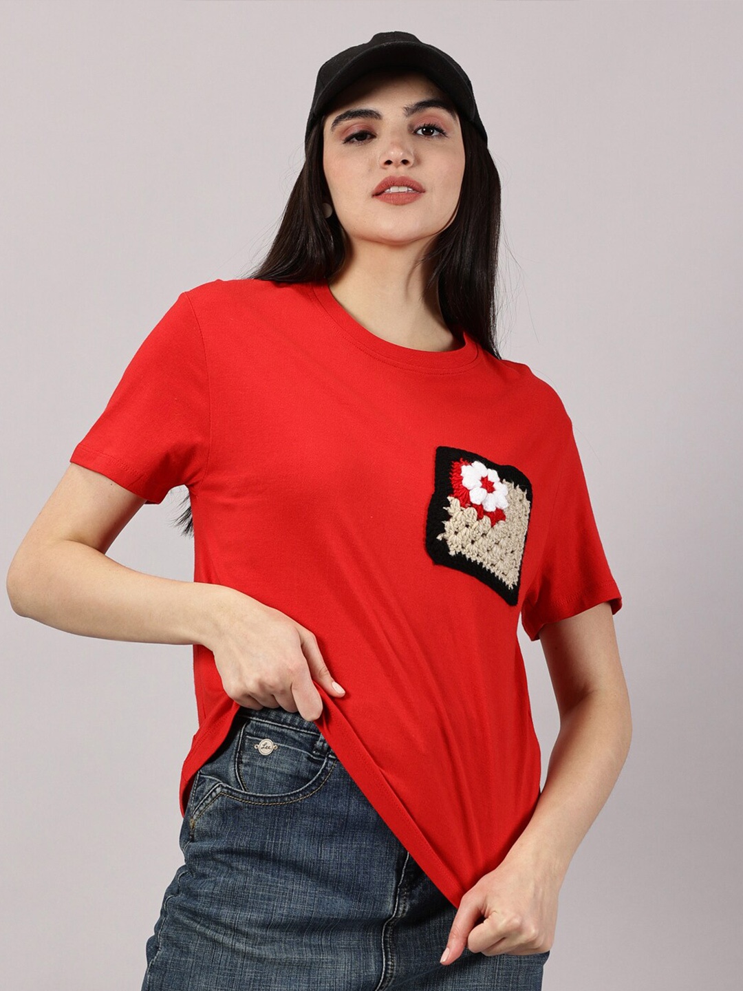 

KAPASRITI Flower Crochet Pocket Tshirt, Red