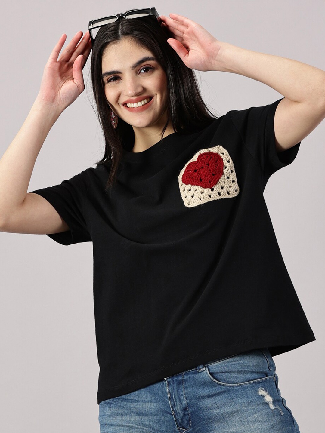 

KAPASRITI Crochet Pocket Cotton Tshirt, Black