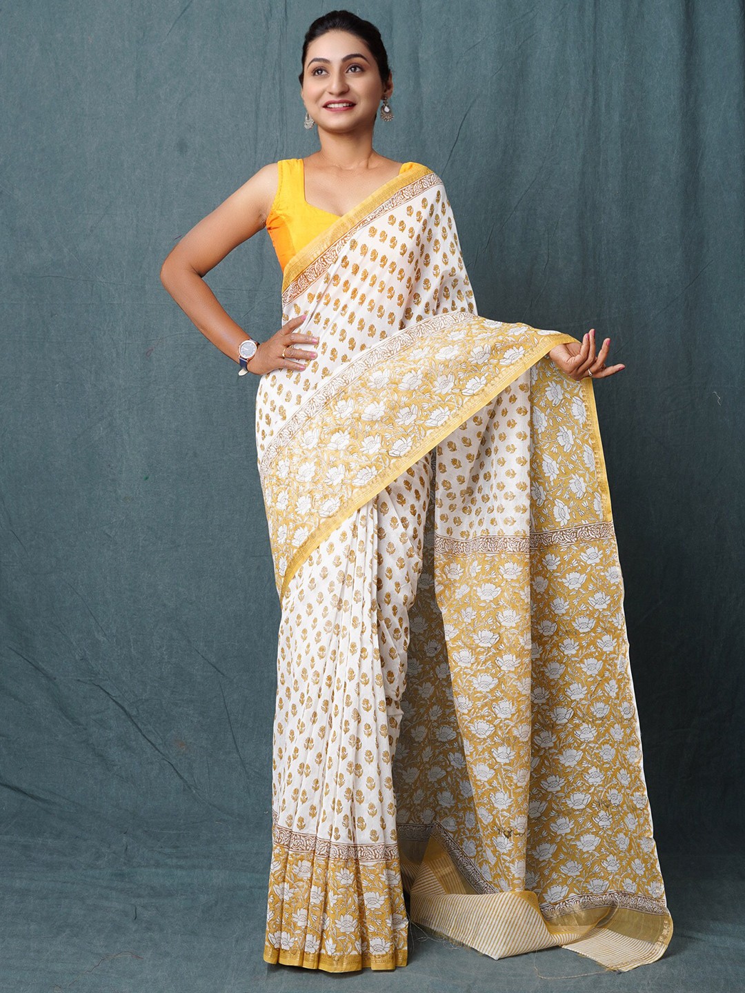 

Unnati Silks Floral Zari Silk Cotton Chanderi Saree, White