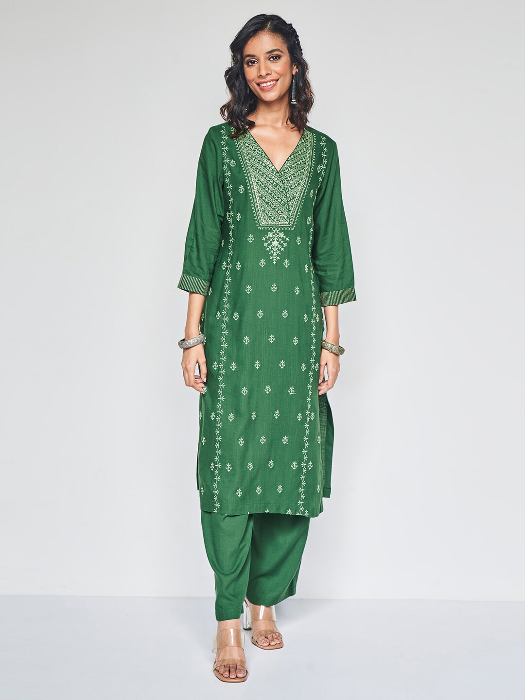 

Global Desi Floral Embroidered V-Neck Kurta With Trousers, Green