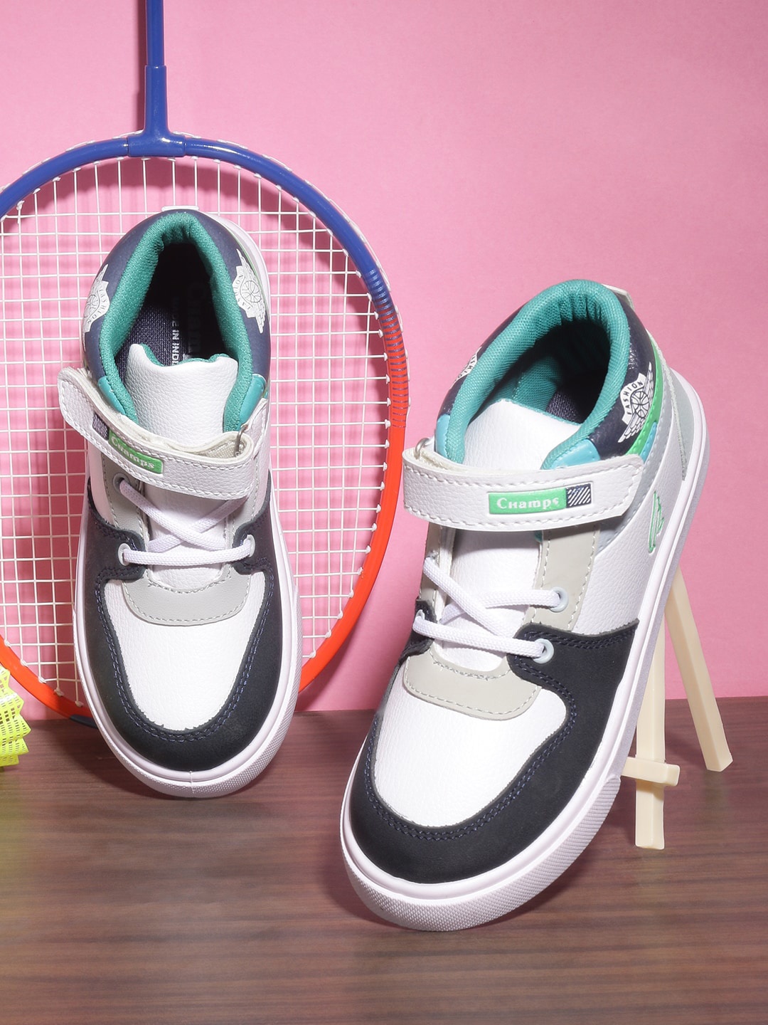 

Champs Boys Colourblocked Round Toe Mesh Lightweight Sneakers, White
