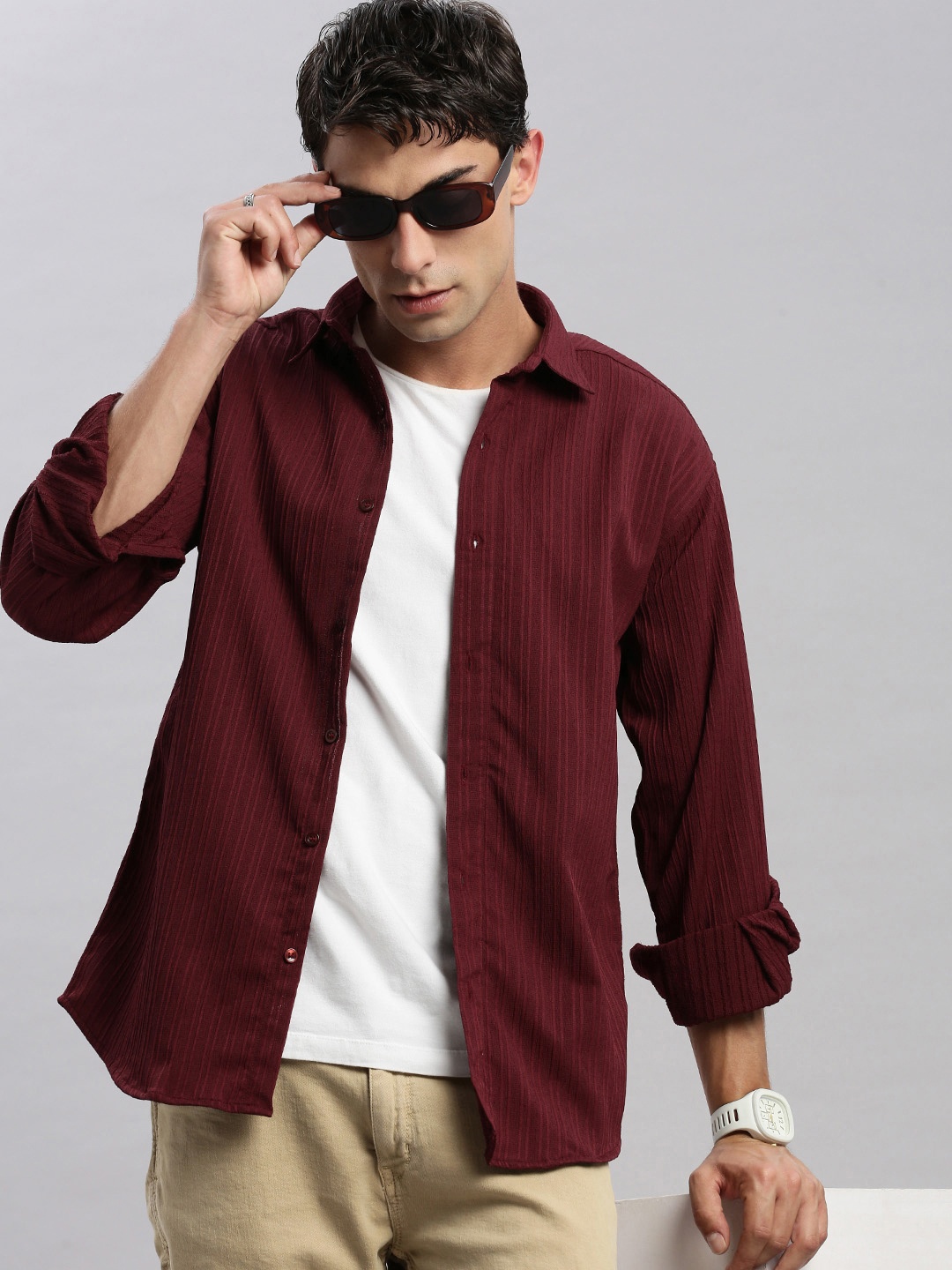

MADSTO Men Classic Solid Casual Shirt, Maroon