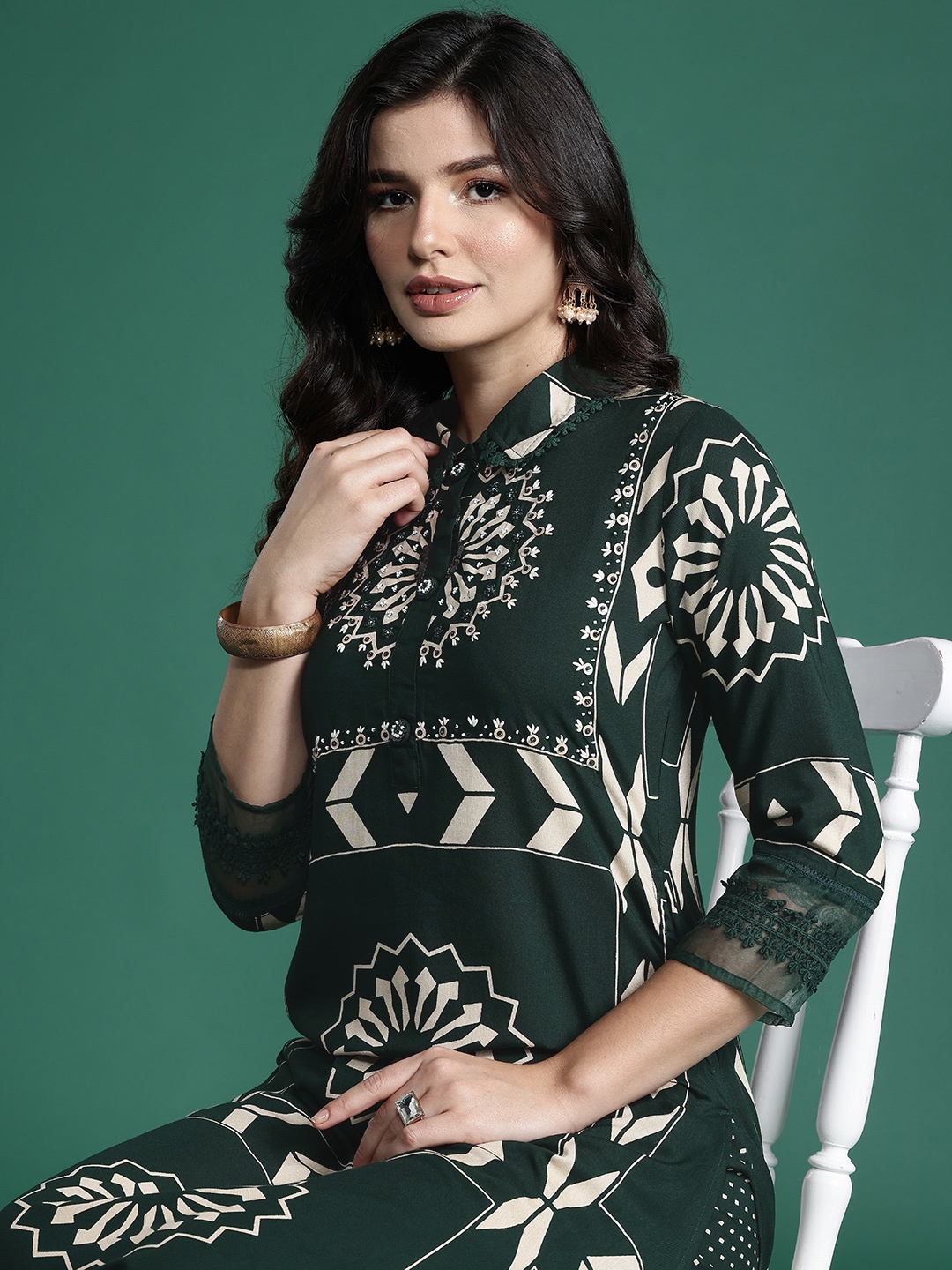 

Indo Era Floral Printed Sequinned Kurta with Trousers, Green
