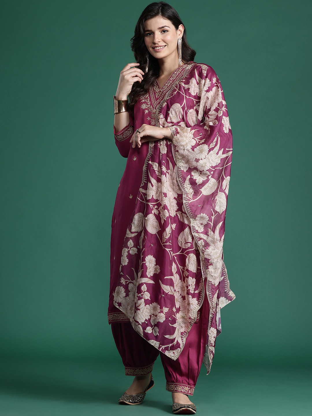 

Indo Era Ethnic Motifs Embroidered Thread Work Kurta with Salwar & With Dupatta, Magenta