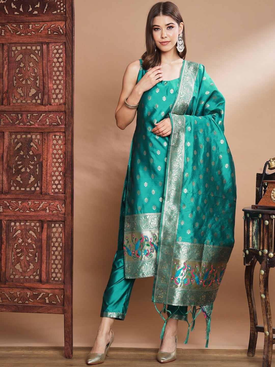 

VredeVogel Ethnic Motifs Woven Design Kurta With Trousers & Dupatta, Sea green