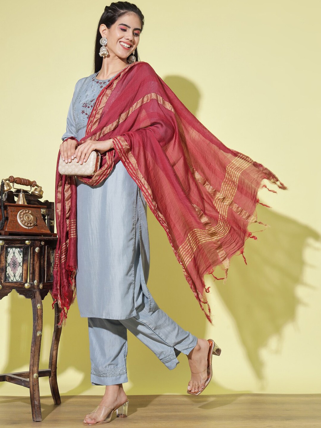 

VredeVogel Ethnic Motifs Embroidered Round Neck Zari Kurta with Trousers & Dupatta, Blue