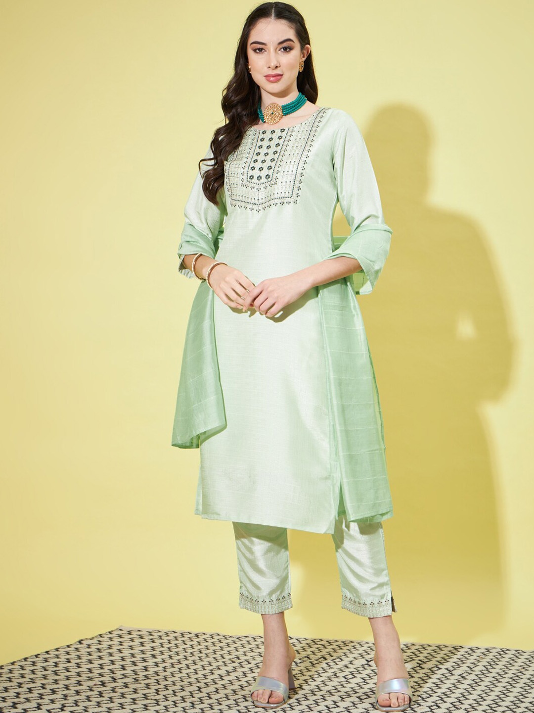 

VredeVogel Yoke Design Thread Work Detail Straight Kurta with Trousers & Dupatta, Green