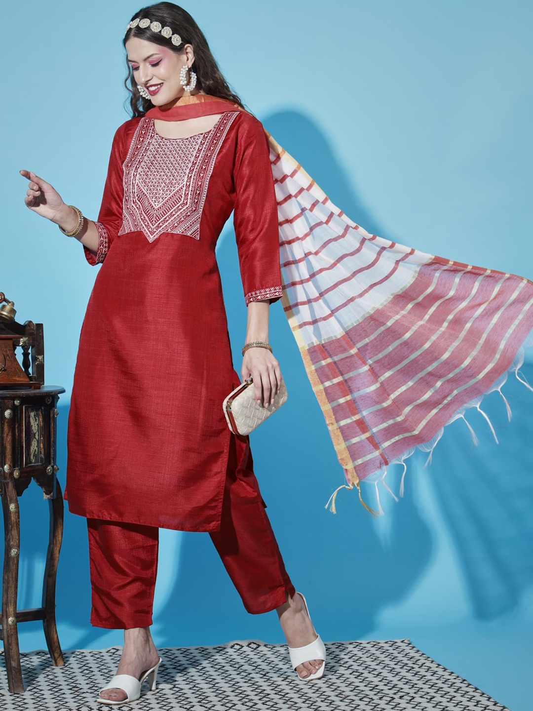 

VredeVogel Yoke Design Ethnic Motifs Straight Kurta Trouser with Dupatta Set, Red