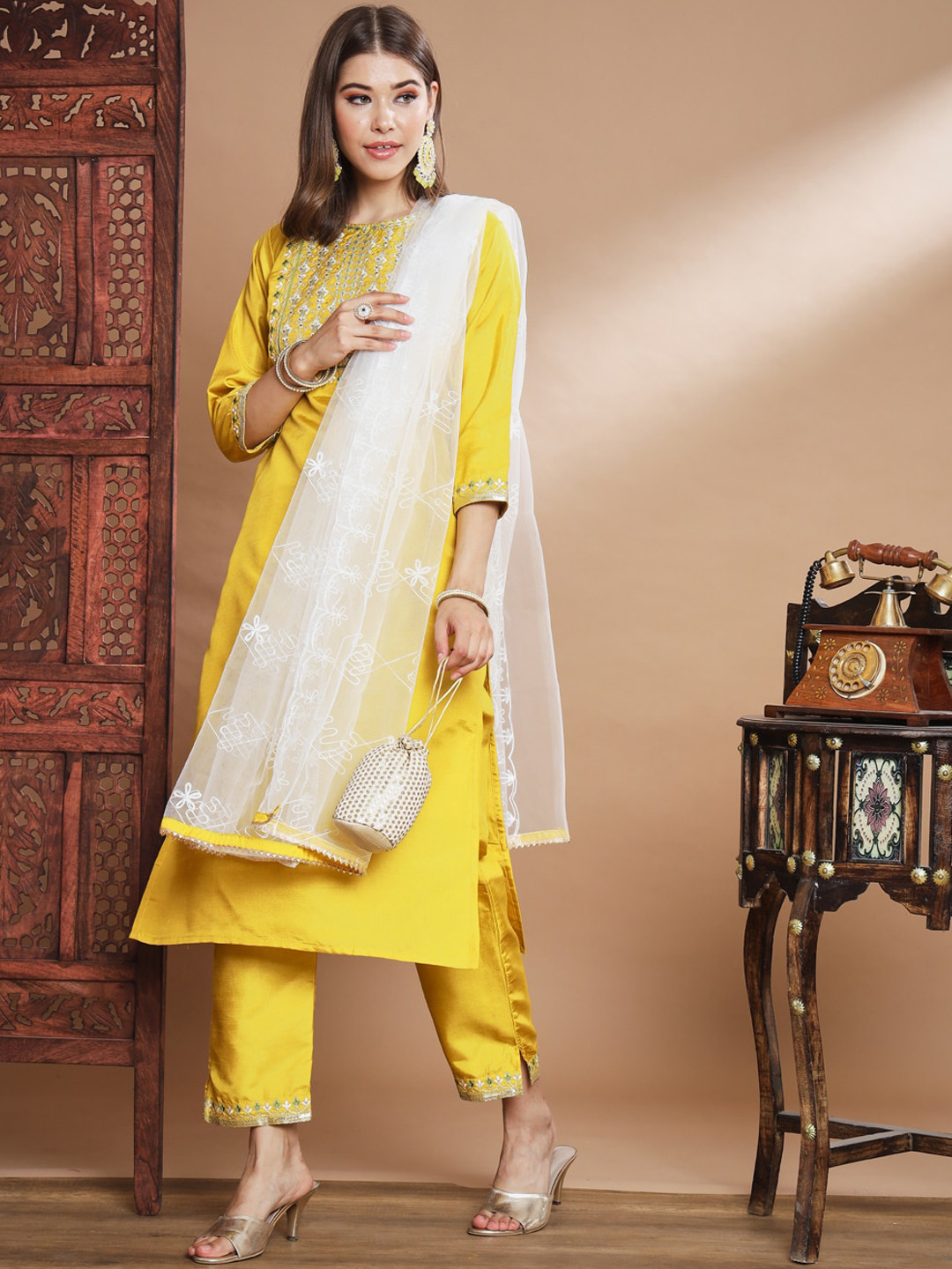 

VredeVogel Ethnic Motifs Embroidered Straight Kurta with Trousers & Dupatta, Yellow