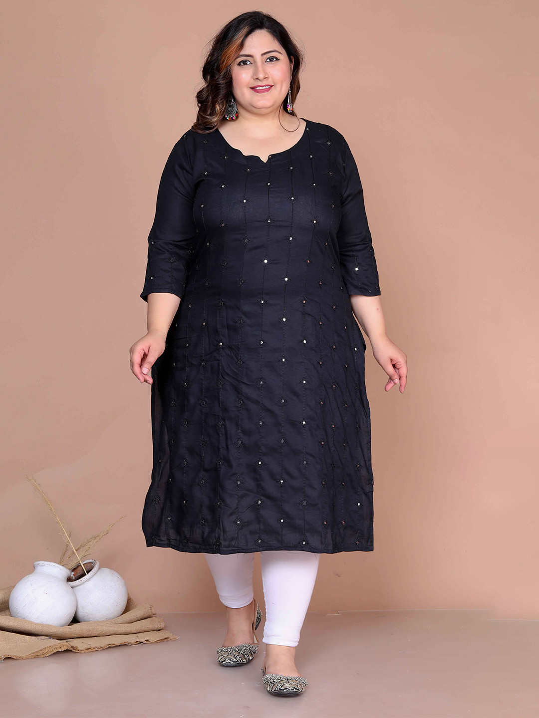 

MIRAVAN Plus Size Geometric Embroidered Mirror Work Straight Kurta, Black