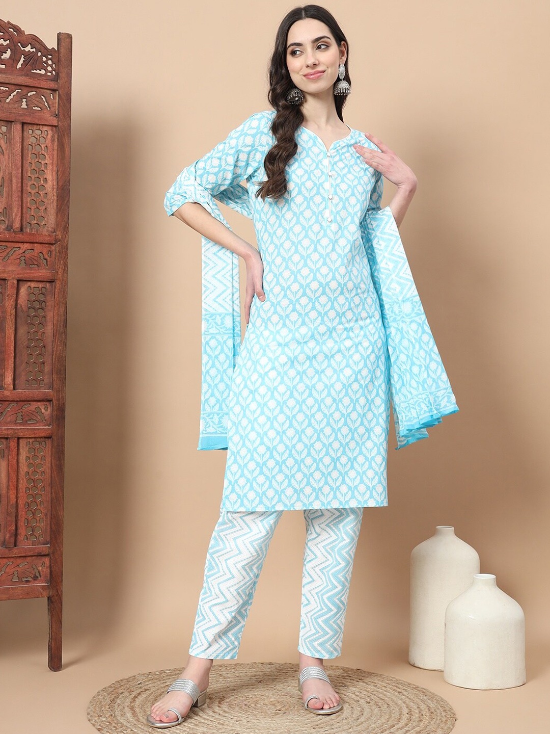 

Yufta Floral Printed Regular Pure Cotton Kurta With Trousers & Dupatta, Blue