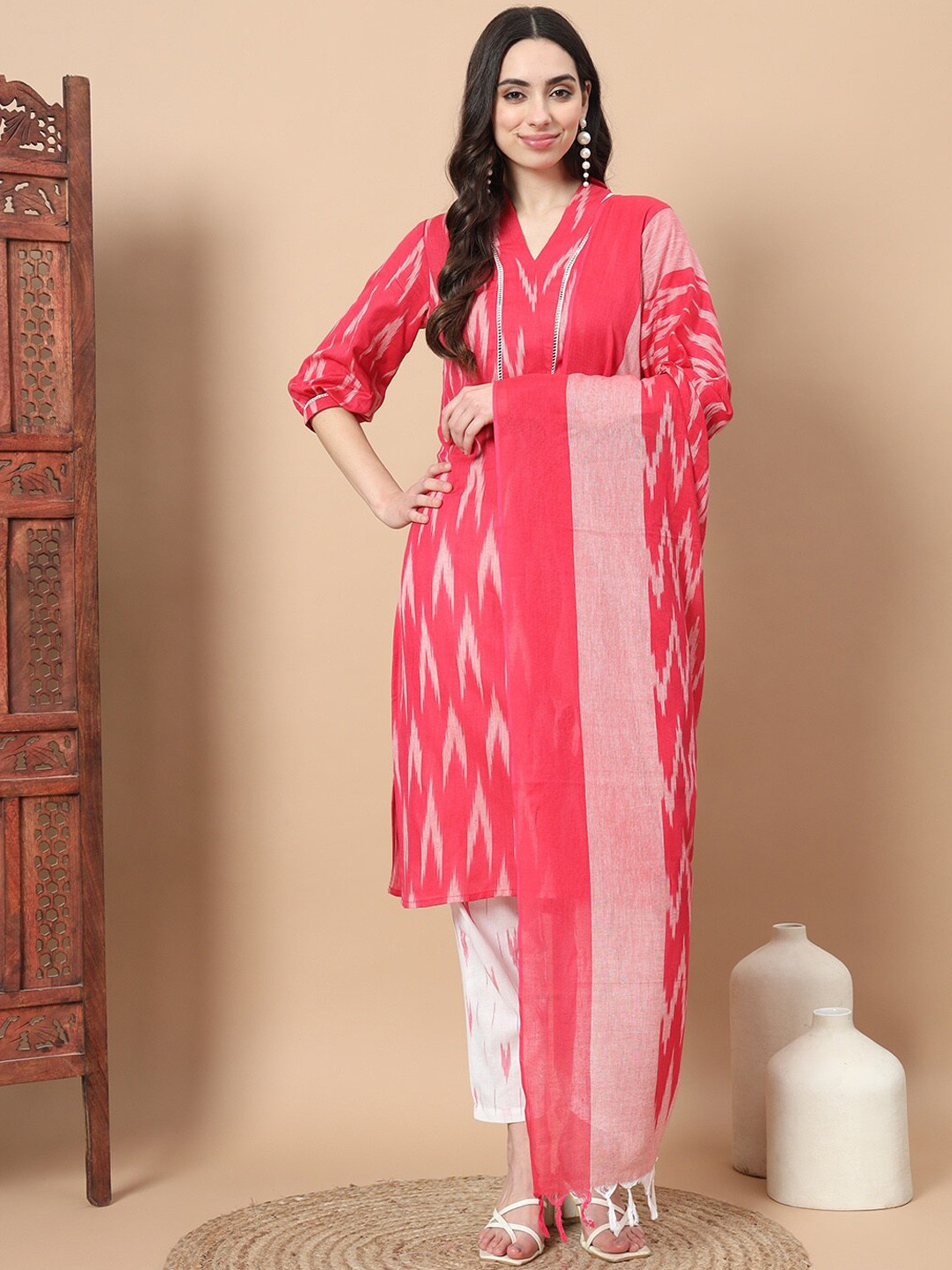 

Yufta Ikat Printed V-Neck Puffed Sleeves Pure Cotton Kurta With Trousers & Dupatta, Pink