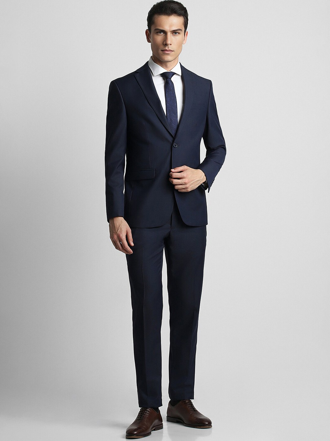 

Peter England Elite Slim-Fit Single-Breasted Two-Piece Suit, Navy blue