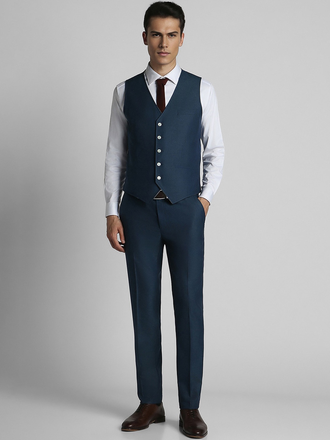 

Peter England Elite Slim-Fit Single-Breasted Three-Piece Formal Suit, Navy blue