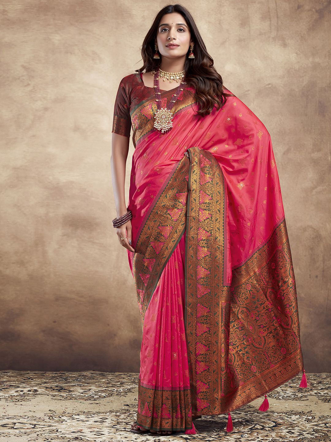 

Mitera Floral Woven Design Banarasi Saree, Pink