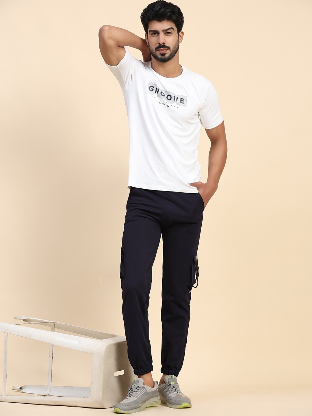 

DANZA-SON Typography Printed Round Neck Tracksuits, White