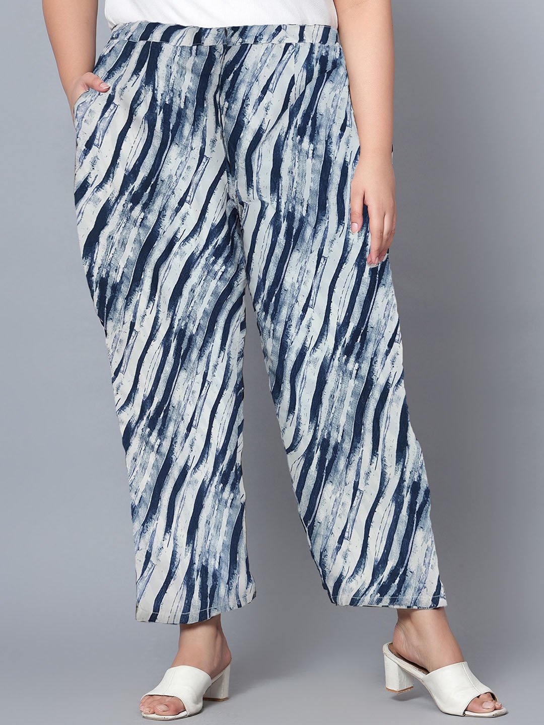 

Indietoga Women's Plus Size Blue & White Abstract Print Parallel Trousers with Pockets