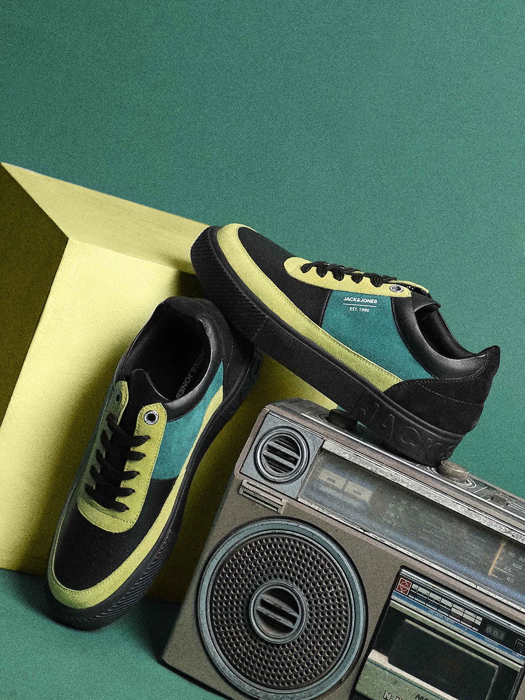 

Jack & Jones Men Colourblocked Round Toe Leather Sneakers, Black