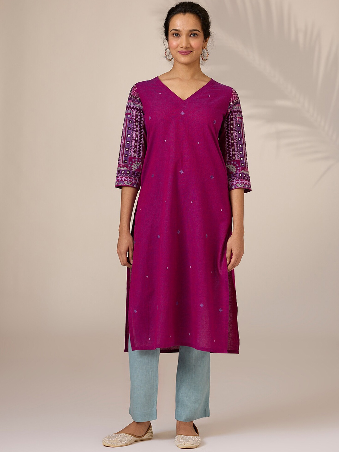 

OKHAI Ethnic Motifs Embroidered Pure Cotton Kurta, Purple