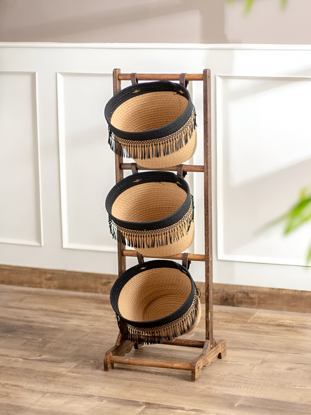 

THEDECORKART Beige & Black Jute Fruit and Vegetable Basket