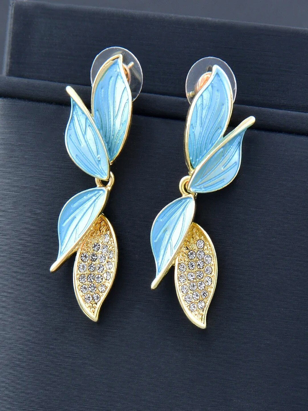 

FIMBUL Gold-Plated Leaf Shaped Drop Earrings