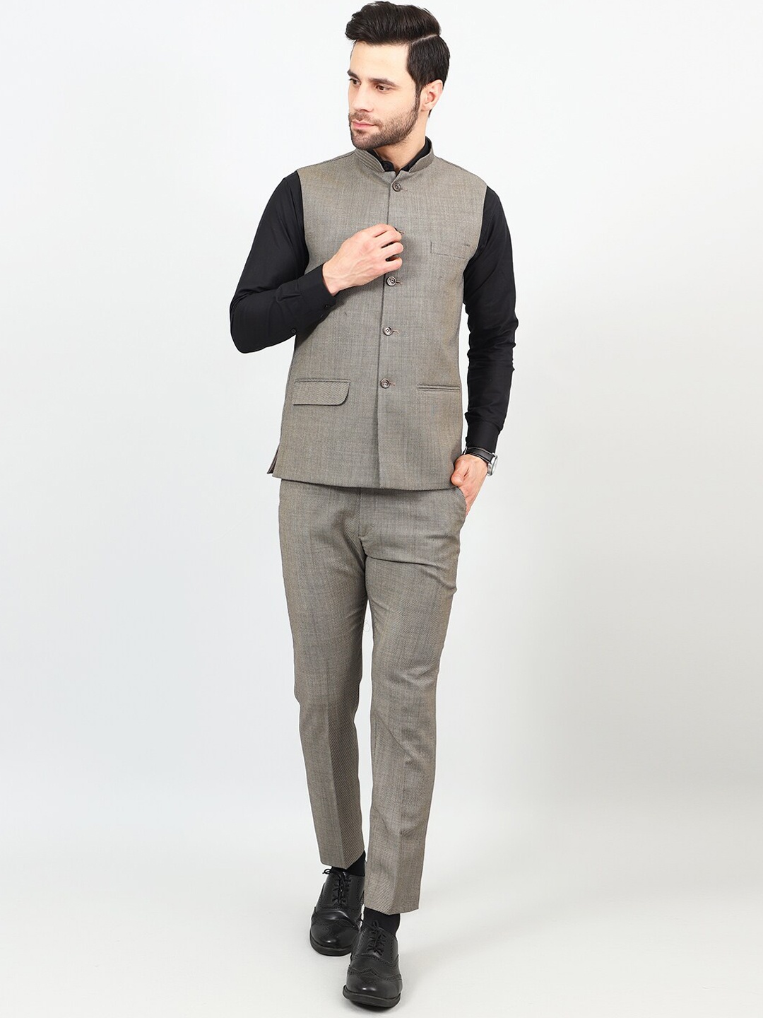 

Wintage Textured Single Breasted Two-Piece Suit, Grey