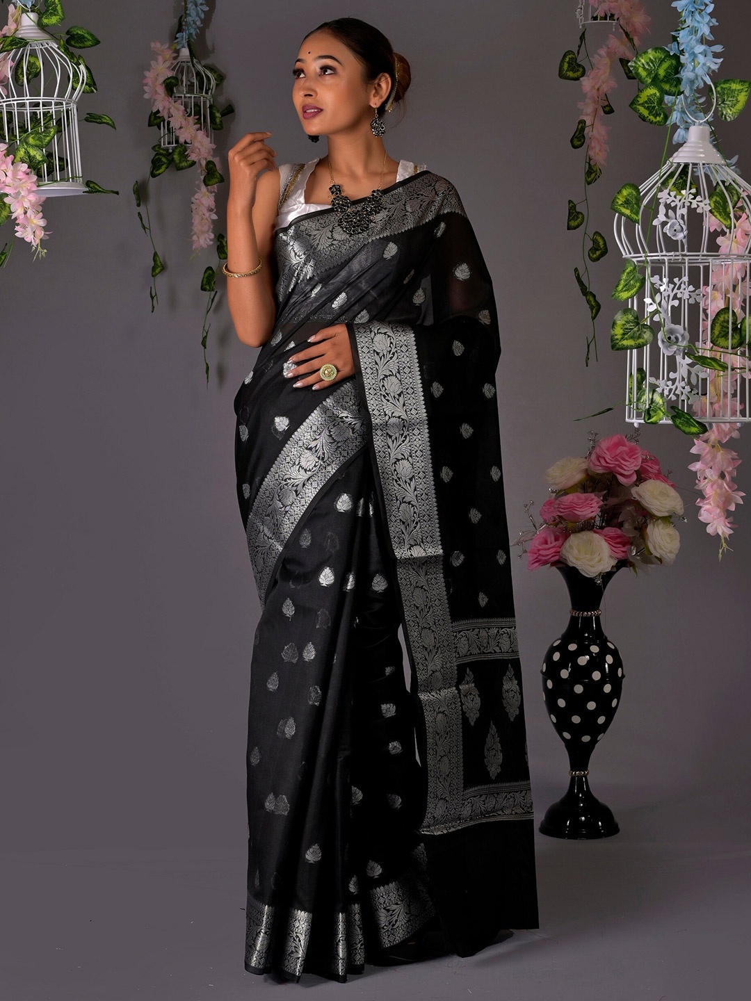 

Muskan Fashion Warli Zari Silk Cotton Banarasi Saree, Black