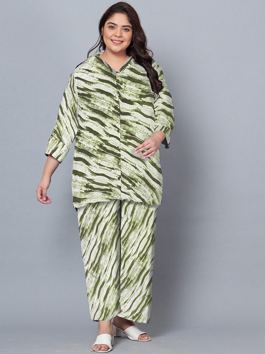 

Indietoga Plus Size Abstract Printed Longline Shirt & Trousers, Green