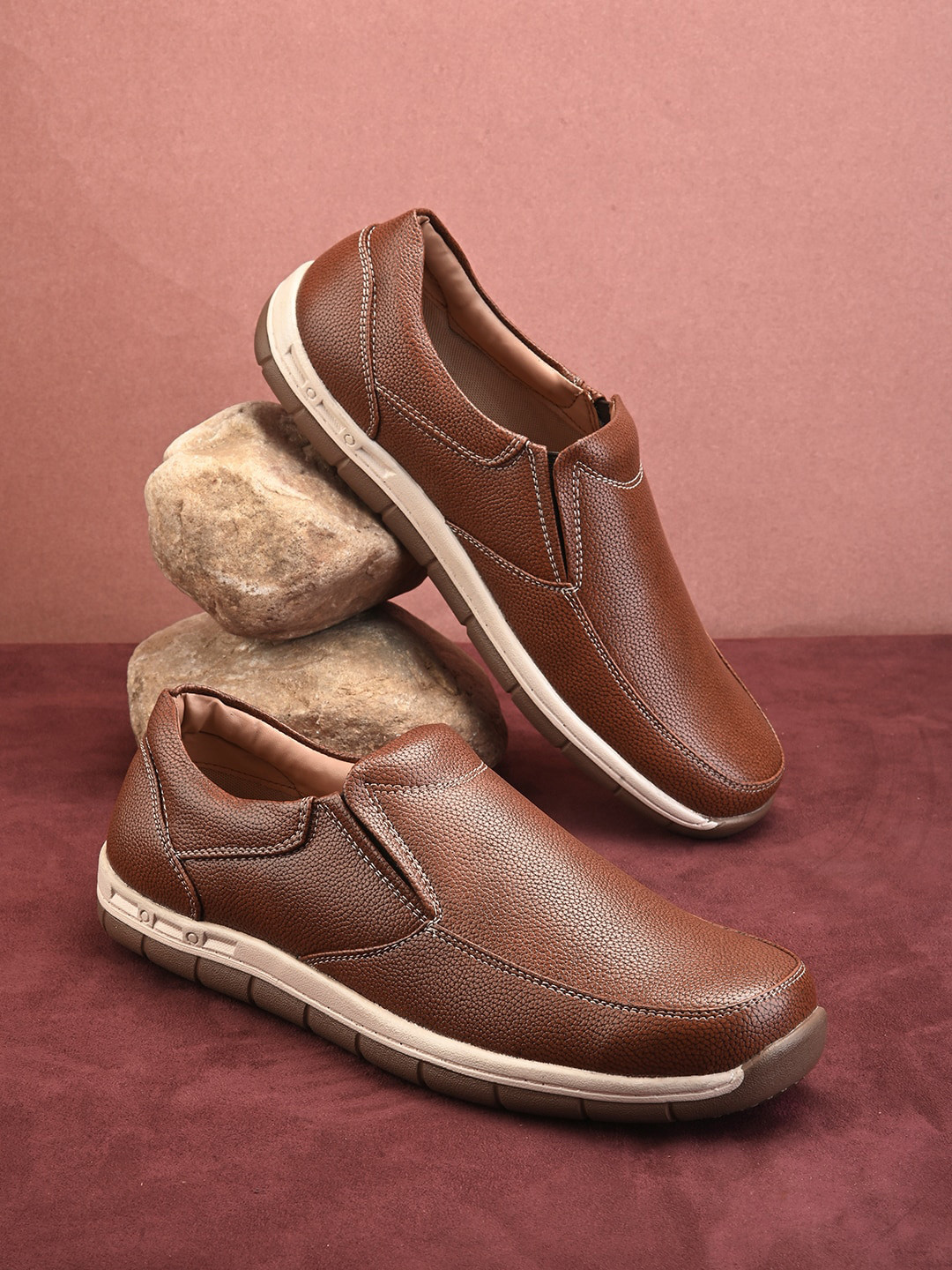 

The Roadster Lifestyle Co. Men Textured Comfort Insole Contrast Sole Slip-On Sneakers, Tan