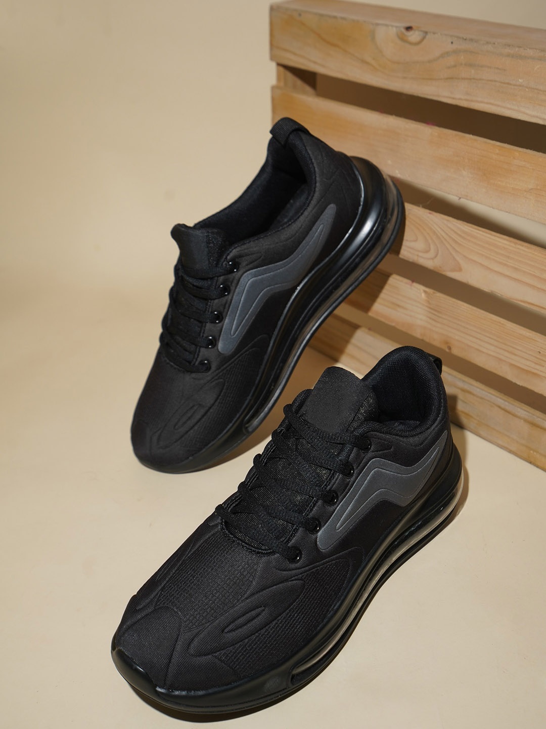 

THE WHITE POLE Men Textured Lightweight Memory Foam Sneakers, Black