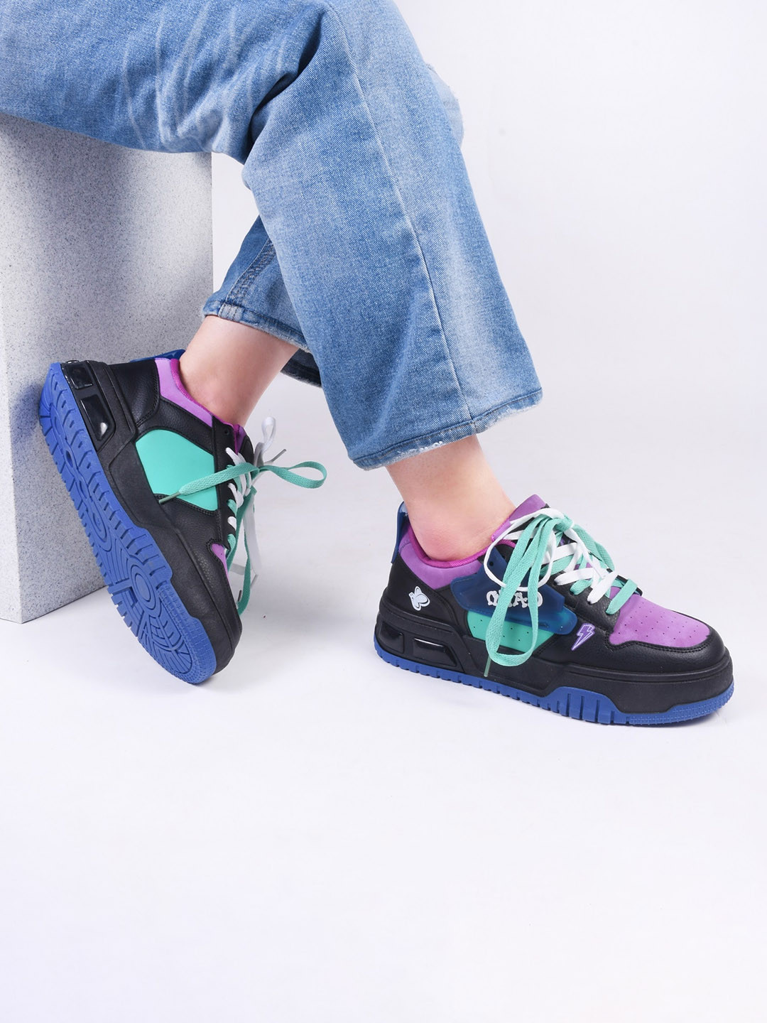 

THE WHITE POLE Men Colourblocked Lightweight Memory Foam Contrast Sole Sneakers, Blue