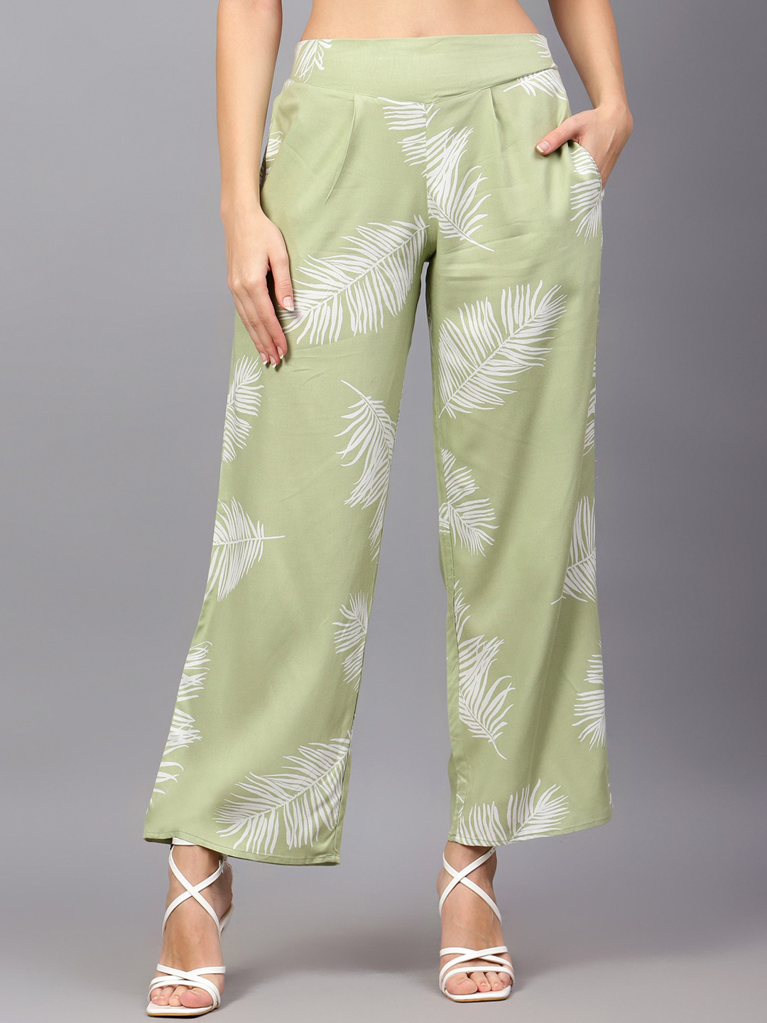

Indietoga Rayon Leaf Print Pleated Trousers with Pockets, Green