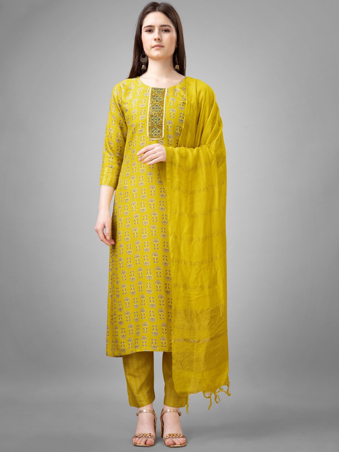 

ARADHNA Floral Printed Regular Thread Work Kurta With Trousers & Dupatta, Yellow