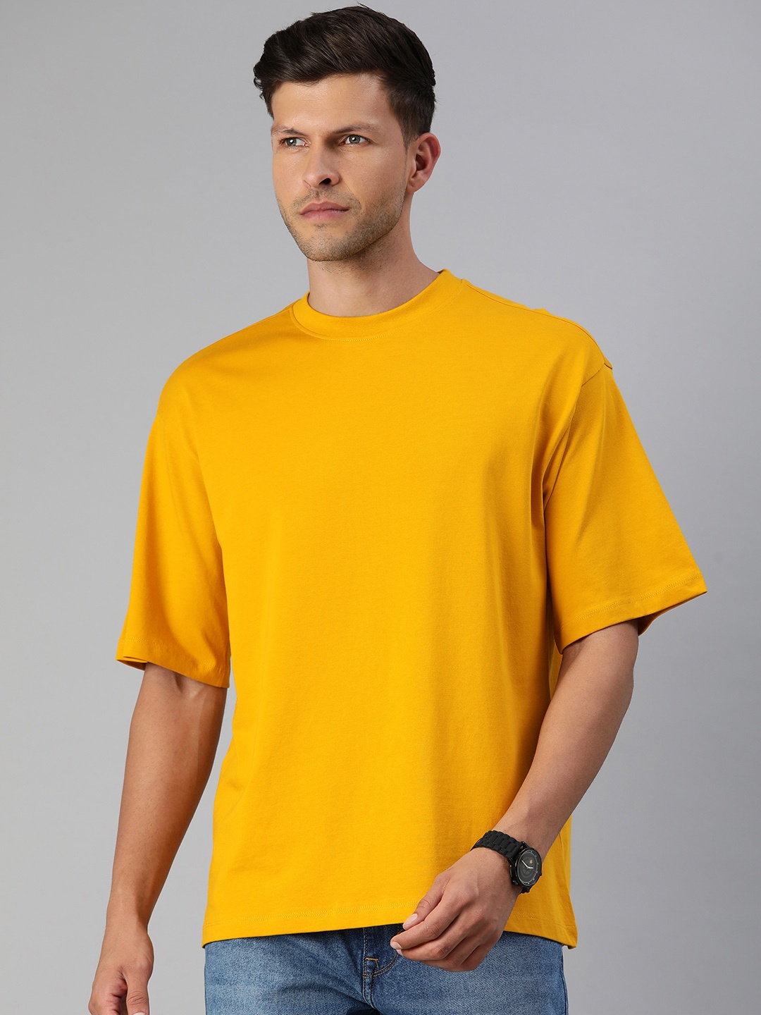 

Huetrap Men Solid Regular Fit T-shirt, Yellow