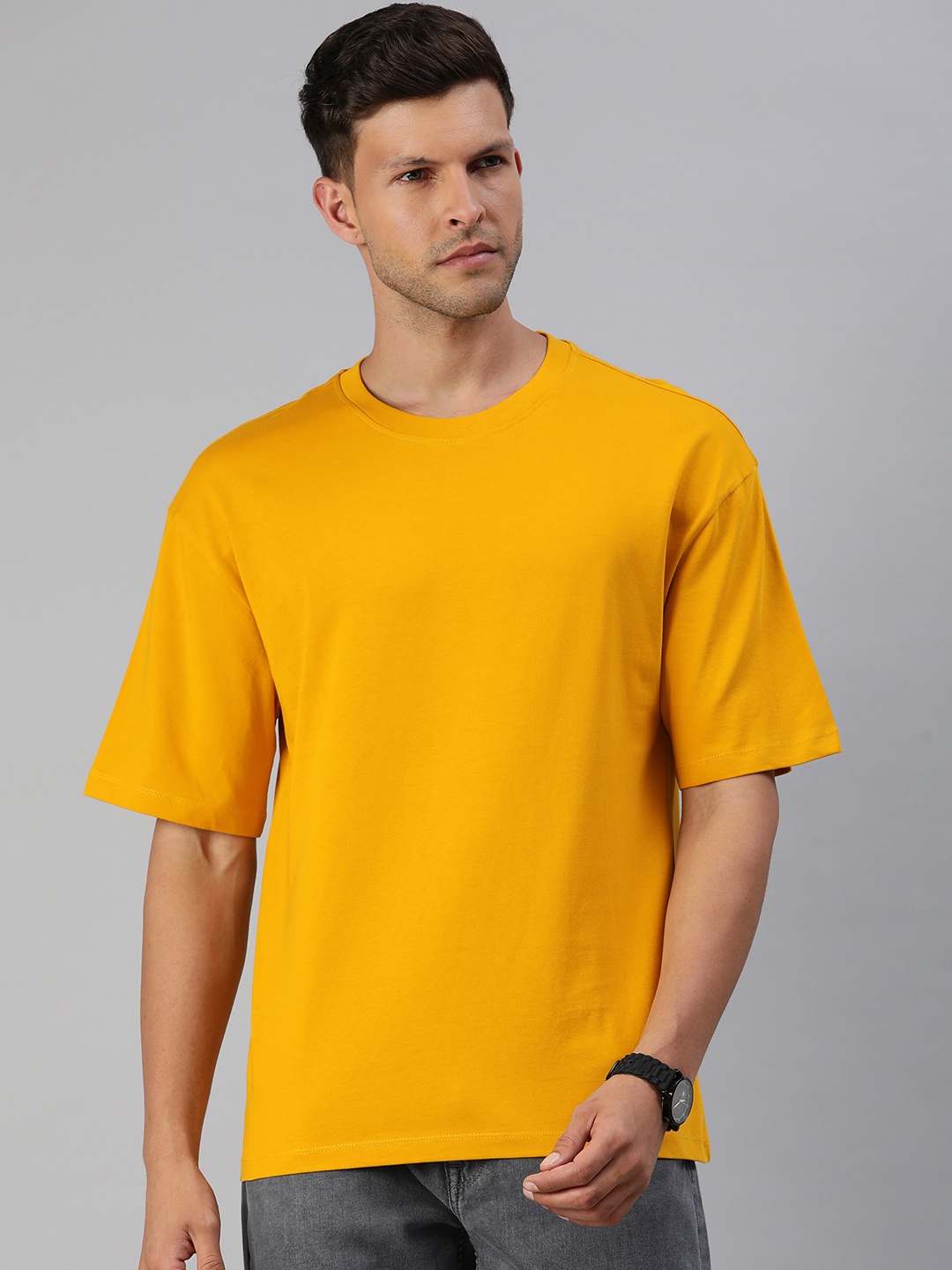 

Huetrap Men Solid Regular Fit T-shirt, Yellow