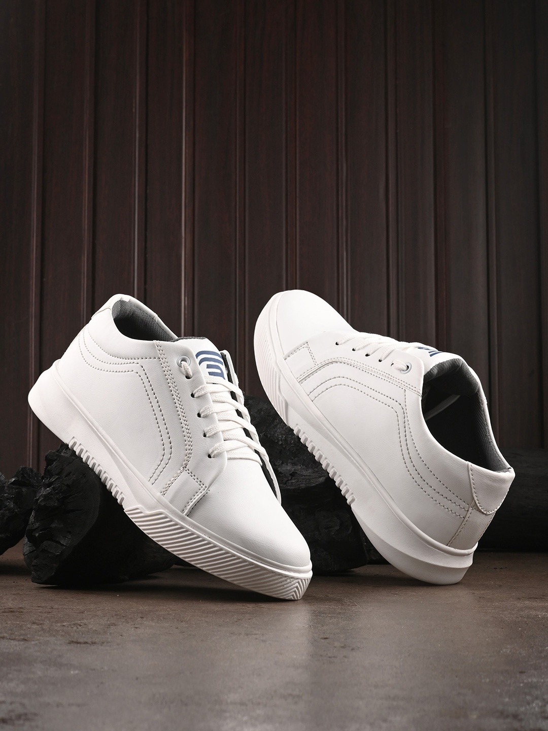 

BUCIK Men Lightweight Sneakers, White