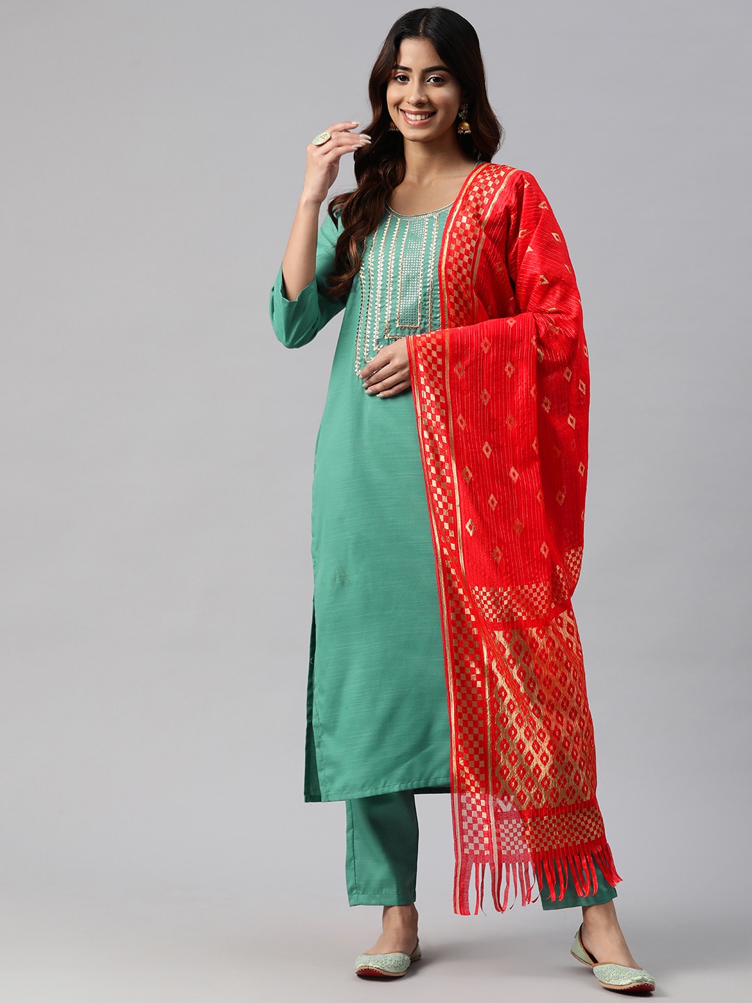 

Yuris Women Embroidered Sequinned Kurta with Trousers & With Dupatta, Green