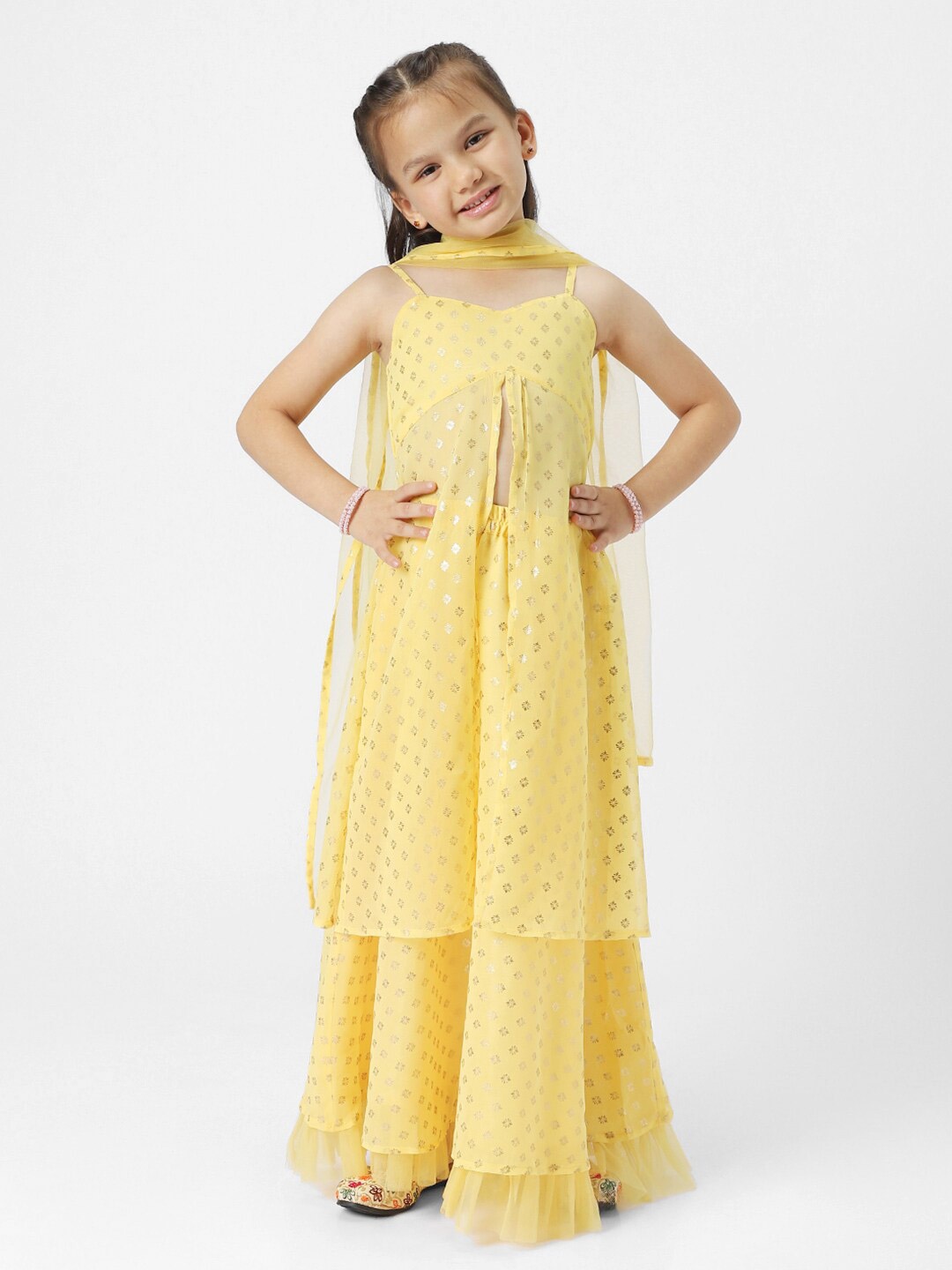 

Nauti Nati Girls Printed Foil Print Sleeveless Ready to Wear Lehenga & Blouse With Dupatta, Yellow