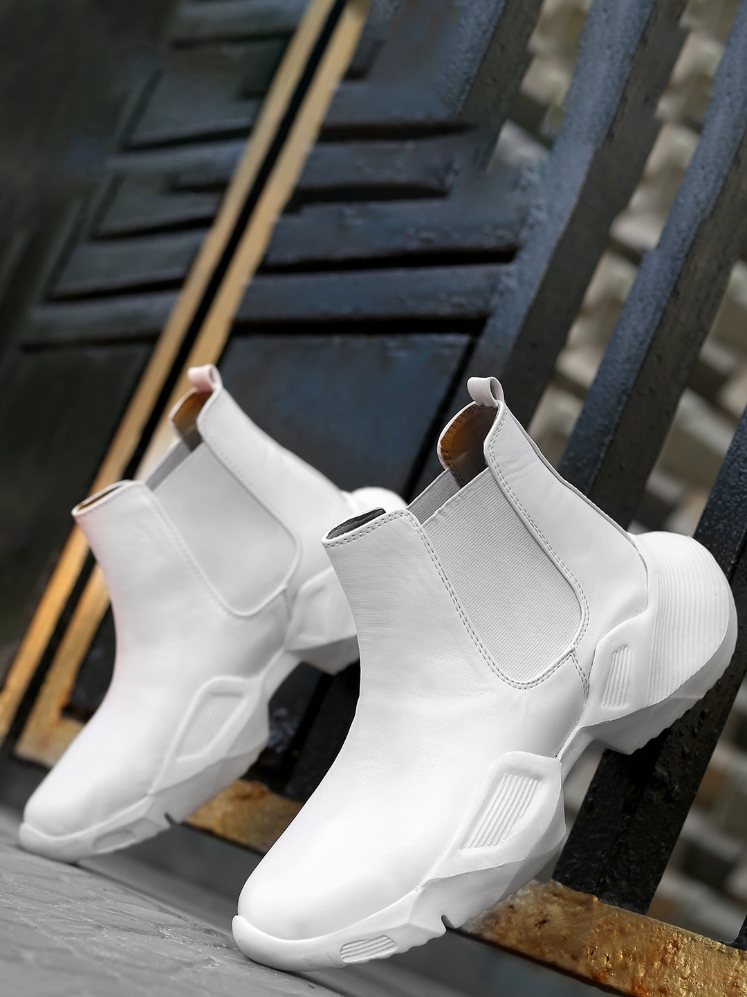 

HERE&NOW Men White Round Toe Mid-Top Chelsea Boots