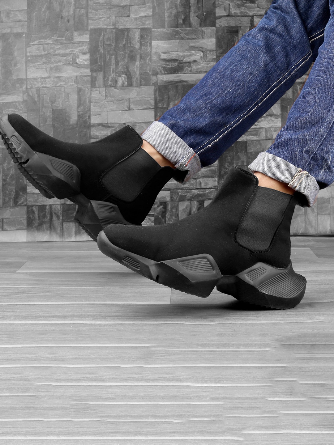 

HERE&NOW Men Black Round Toe Mid-Top Chelsea Boots