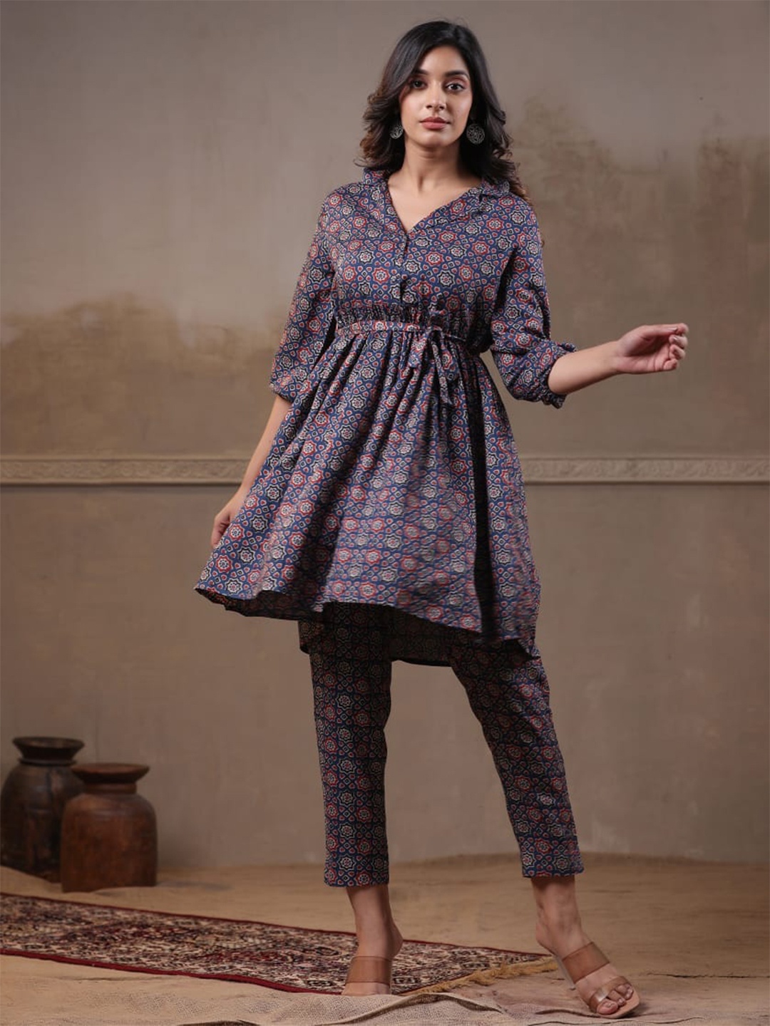 

Sangria Women Ethnic Motifs Printed Empire Kurta with Trousers, Blue