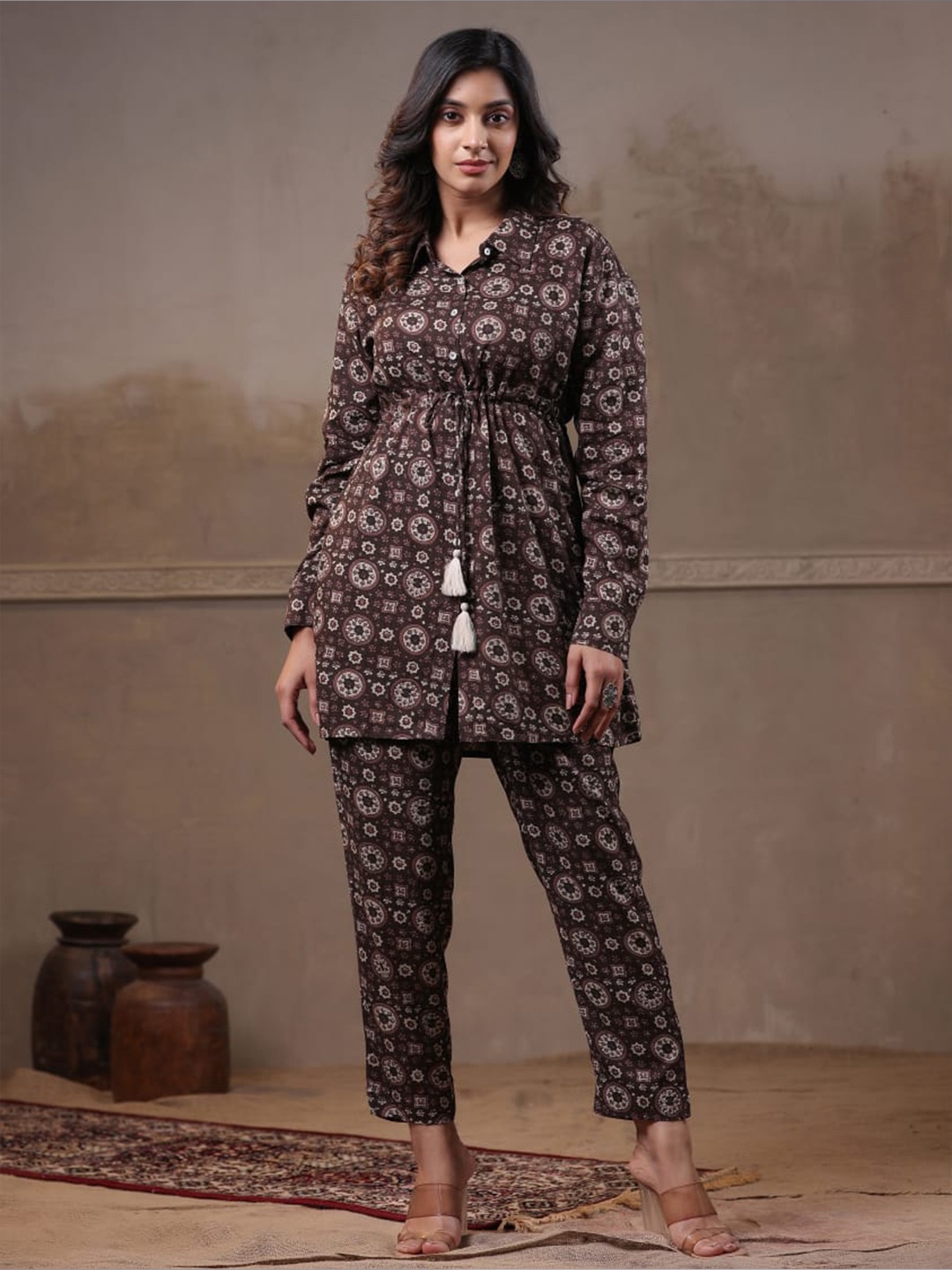 

Sangria Ethnic Motifs Printed Tunic With Trousers, Brown