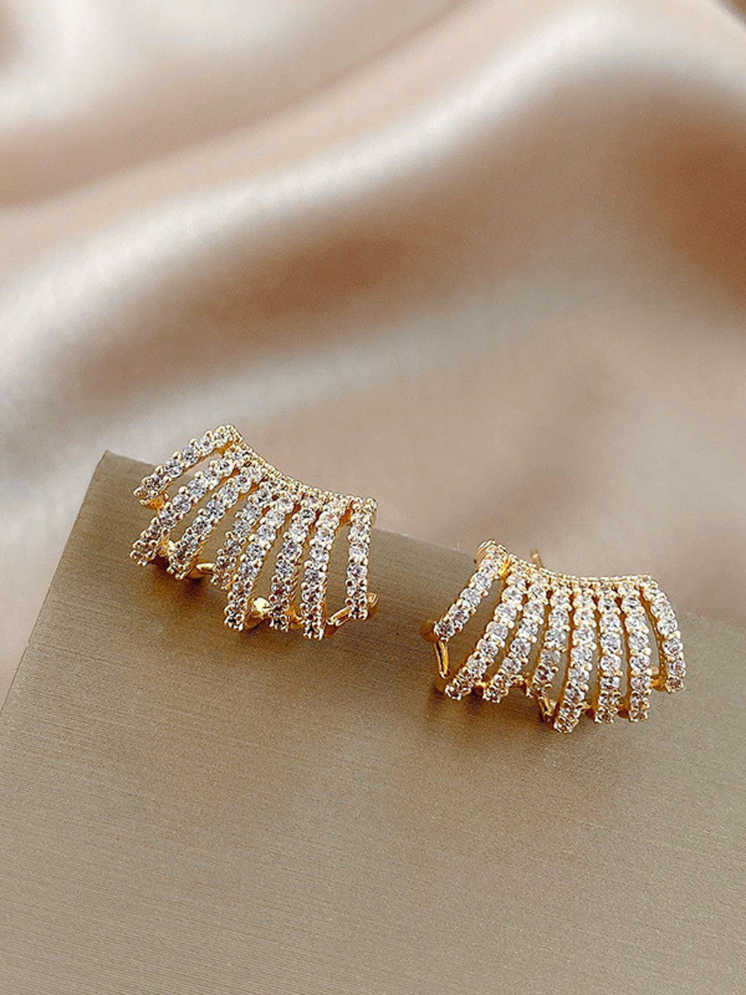 

FIMBUL Gold-Plated Geometric Studs Earrings