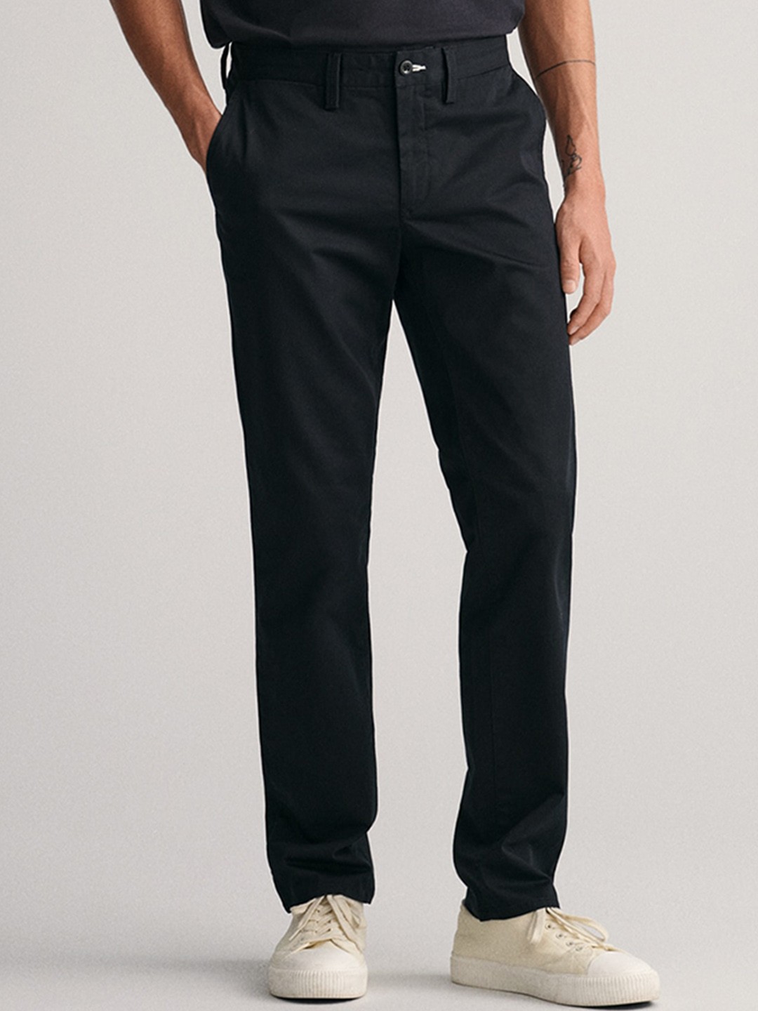 

GANT Men Mid-Rise Slim Fit Trousers, Black