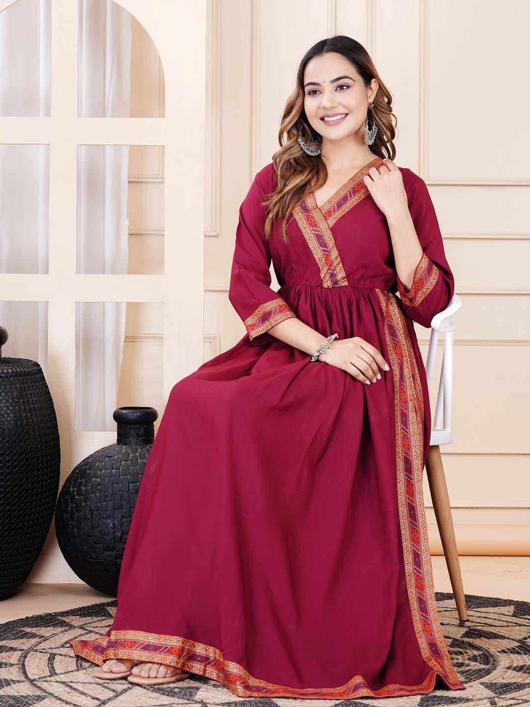 

DRESSAR V-Neck Straight High Slit Kurta, Maroon