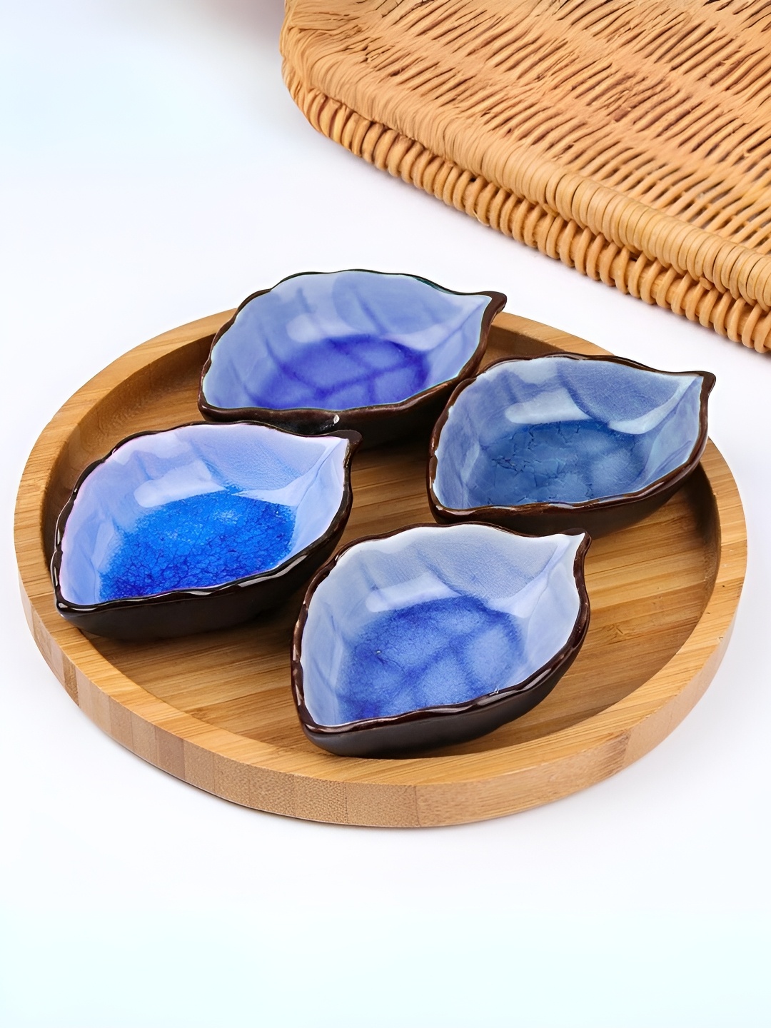 

UniKart Blue & Black 8 Pieces Leaf Shaped Porcelain Glossy Dip Plates
