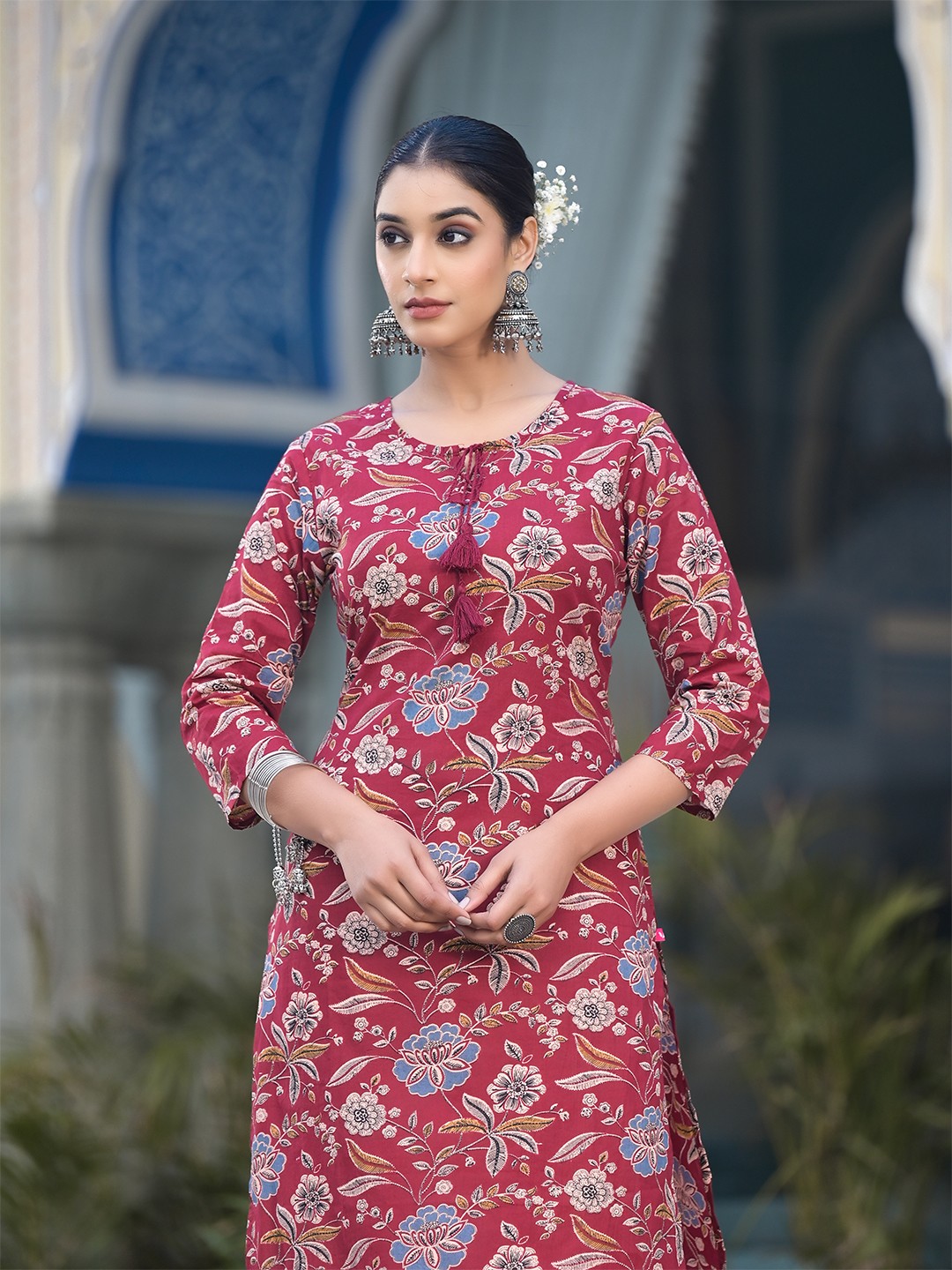 

Varanga Floral Printed Tie-Up Neck Straight Kurta, Maroon