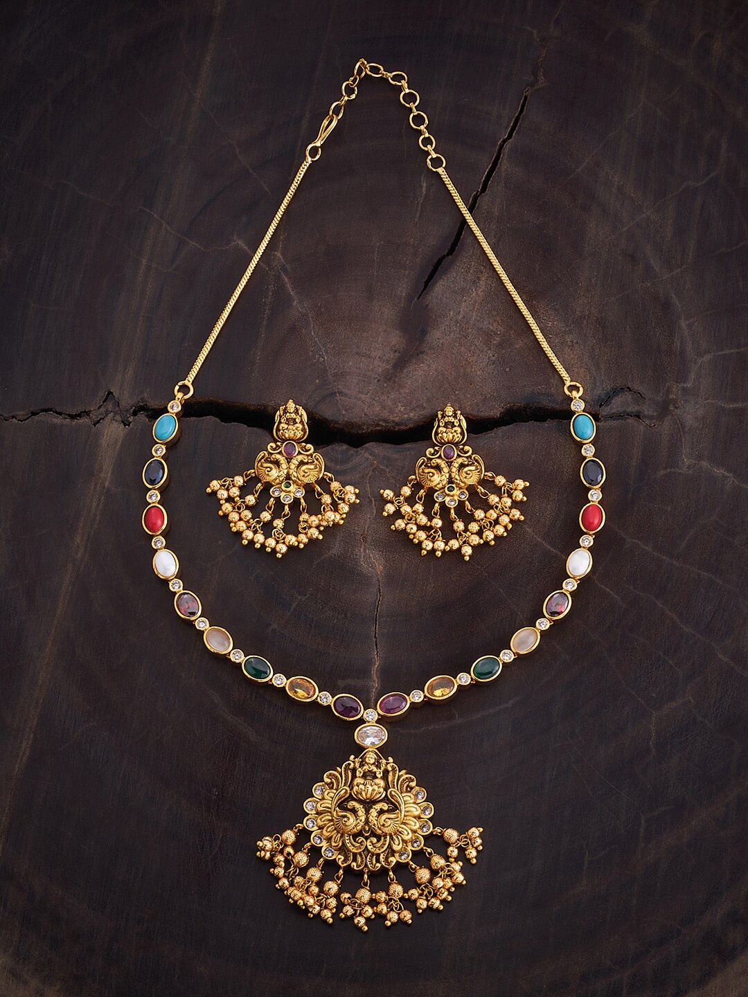 

Kushal's Fashion Jewellery Gold-Plated Stone Studded & Beaded Jewellery Set