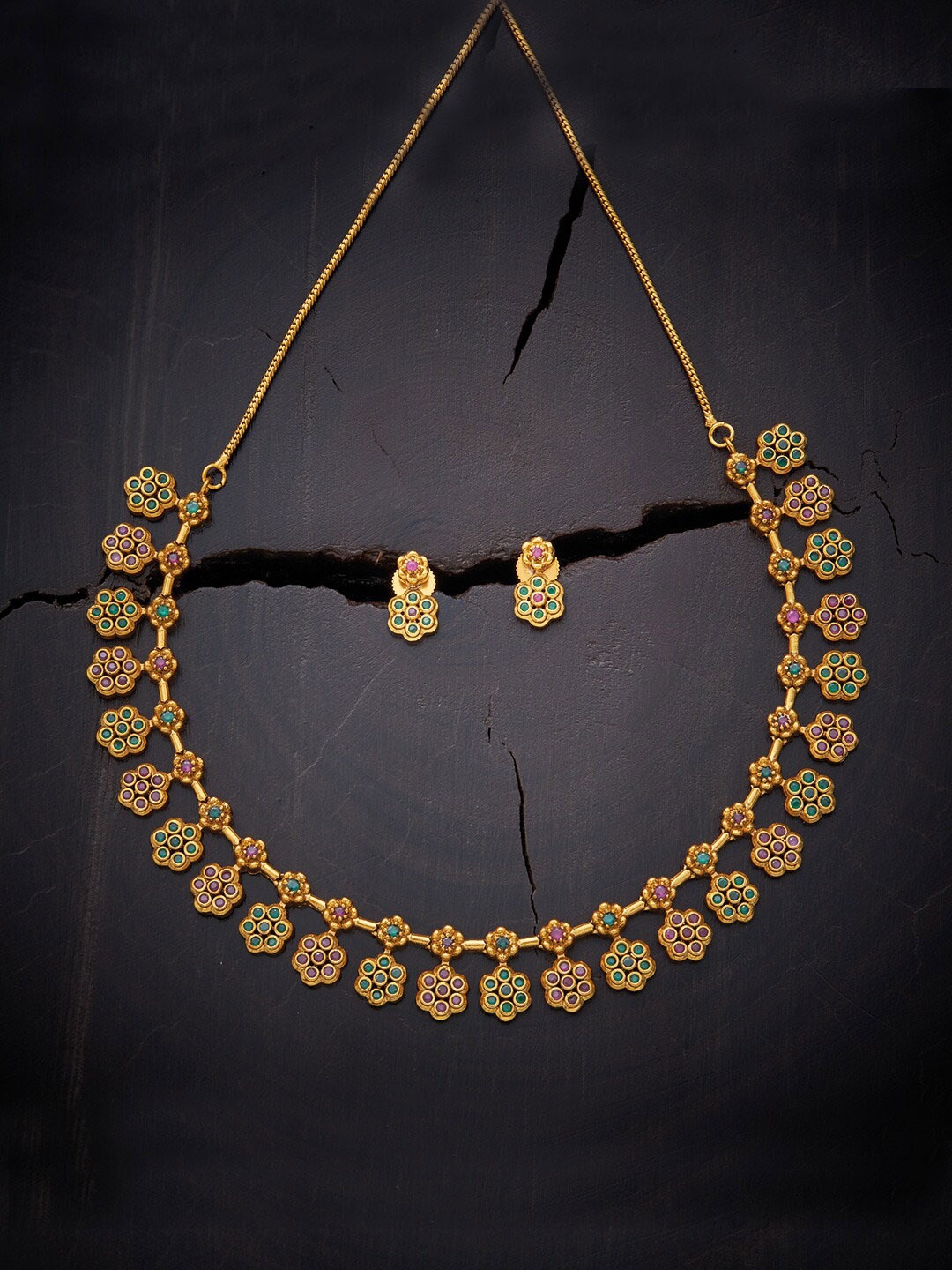

Kushal's Fashion Jewellery Gold-Plated Stone Studded Jewellery Set
